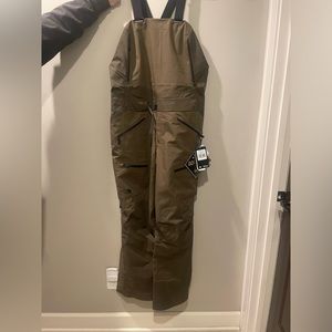 The North Face Gore-Tex Women’s Fuse brigandine bib